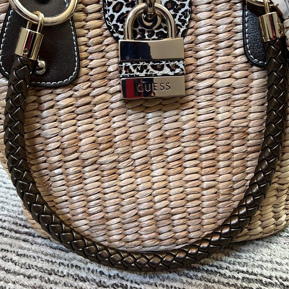 GUESS purse - Picture 2 of 7